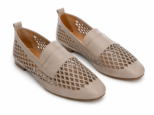 Balerini Damă Bej Perforați – Model Casual Elegant