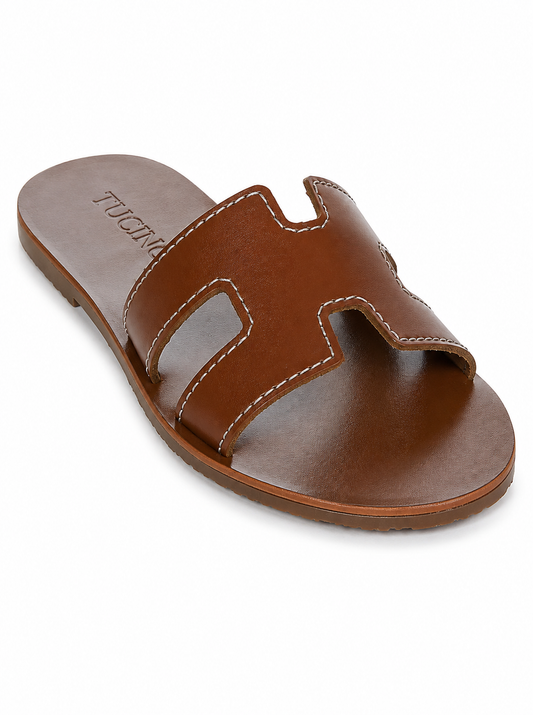Papuci Damă Maro Tip Slide – Design Elegant și Confortabil