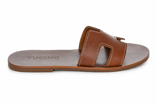 Papuci Damă Maro Tip Slide – Design Elegant și Confortabil